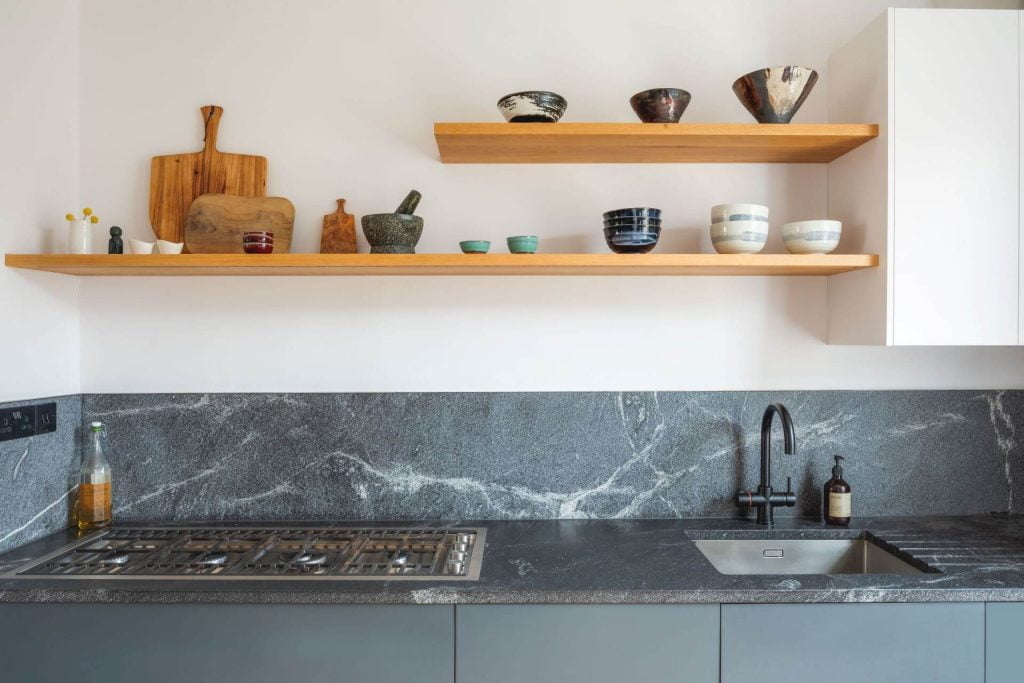 Charcoal kitchen splashback with lusso matte black tap